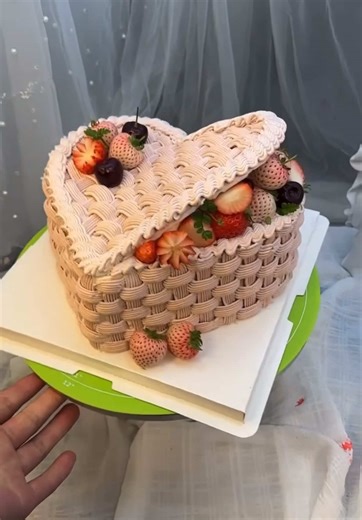 Delicious Strawberry Basket Cake Decoration
