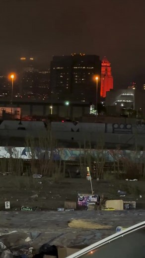 4” Gold Top Strobe 🚁🚀 #fireworks #pyro #salute | Blue Sky