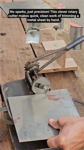Simple Hand-Powered Metal Cutter