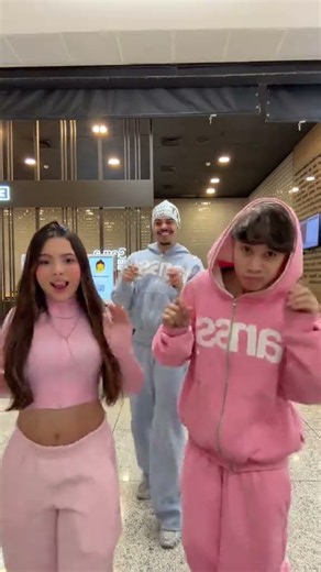 🕯️🕯️🕯️🕯️🕯️🕯️@Tutu Deles ☃️ @Yaya. 🤎 #shorts #tiktok #dance #dancer #music #dueto #musica