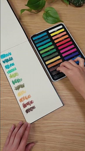 Swatching Mont Marte Soft Pastels 24pc