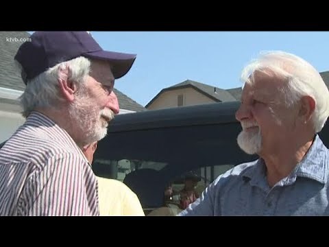 Three Vietnam War veterans reunite after believing one of them died 53 years ago