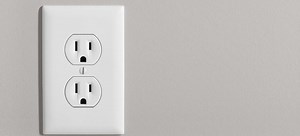 How to Wire Plug Outlets for 110v Electricity | DoItYourself.com