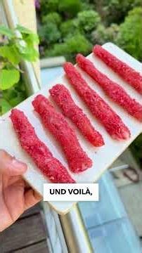Zuckerarme „Gummischlangen“ aus Erdbeeren 🍓 – perfekt für Kinder 🐍