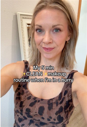 5 min CLEAN makeup when I’m running out the door! If you’re wanting a completely toxin free makeup this is for you! My favorite makeup duos are 40% off! CRUNCHI link is in my BIO! The skincare is up to 50% off too! Or head to IG the.crislyn.everall and I can send you my link! 😍 #5minmakeup #cleanmakeup #toxinfreemakeup #toxinfreeliving #toxinfreebeauty