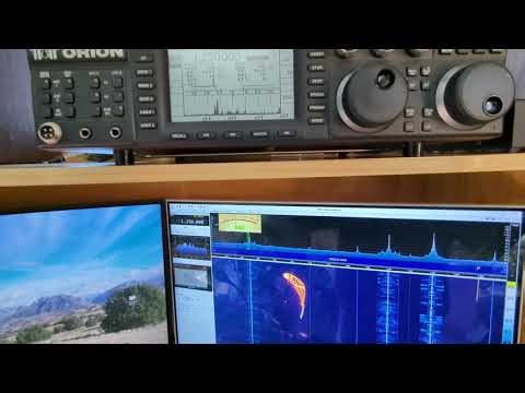 Ten Tec Orion with standard sub receiver. Great for AM Broadcast reception.