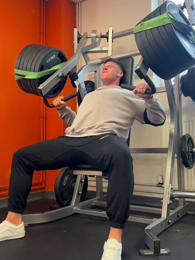 Complete Guide to Chest Press Machine for Bodybuilding