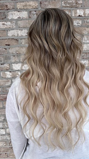 I have two guests I’m using the @hello_darling_xo XO Invisible Weft extensions on and so far I’m loving them! These are great for people with finer hair, the beads are hidden so you can’t see them! | Jessica Brown