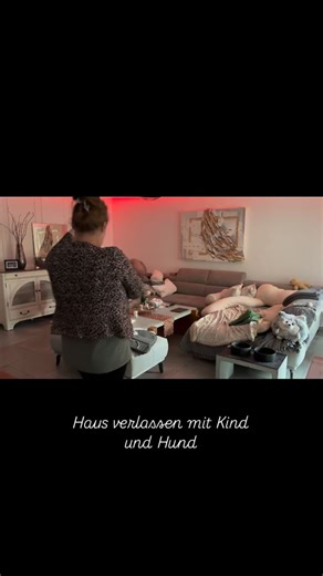 Unser kleines Baby Hajo ist nun gute 3 Wochen alt und seit einer Woche schaffe ich es mit Kind und Hund das Haus zu verlassen. Eine kleine Routine hat sich jetzt entwickelt und ich zeige euch wie es bei uns so läuft. Für mehr Baby und Hund Alltag folgt uns gerne 🫶#hund #babyboy #gemeinsamezeit #spazierengehen #frischelufttutgut | Johanna Brauner