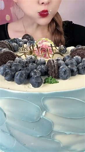 Satisfying Cream Cake Mukbang 🤤 ASMR Eating Sounds #short