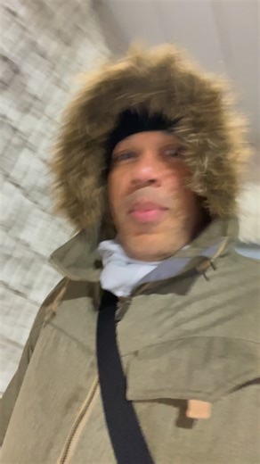 Olivier Duret on Instagram: "Moun #canada yo mrenmen nou anpil ❤️ Men sa sa ye la a hein 😂😂😂 nou pa wè kamera a paka stab, menm kap tranble wi 😩😩😩 mwen a @vice2k mande padon 😂😂😂 A on moman done nap met bagay yo nan machinn nan @reynaldovice vire gadem li dim “yo, sa paka nòmal non” 😂😂😂 #cold #snow #crazy #oliduret"