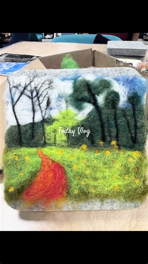 Felted landscapes!! This was such fun and relaxing! Nothing better than repeatedly stabbing something 😂 #lasvegas #artclass #artlover #eventspace