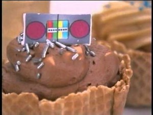 Aquabats MC Bat Commander goes undercover on cupcake wars