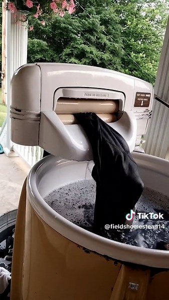 #laundry #wringerwasher #1950MontgomeryWard #va #simplelife #livesimply