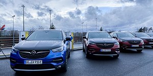 Opel Grandland X Hybrid 4 – koniec z marudzeniem