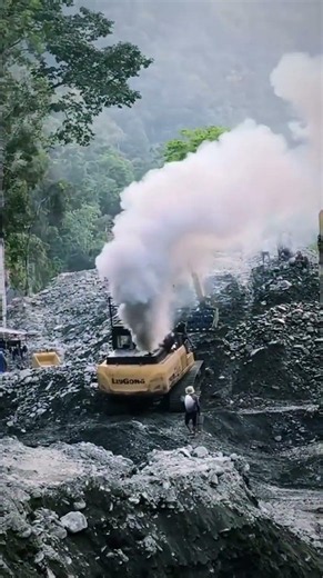 Excavator Engine Blast! Huge White Smoke in the Middle of the Mountains# #viralvideo#subscribe