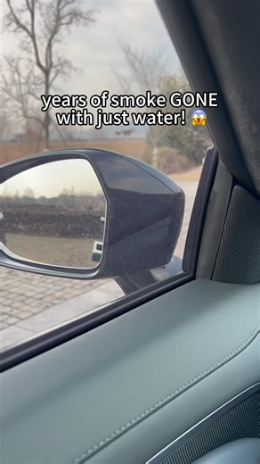 This windshield cleaning tool is so easy to use and cleans your windshield so well! It does a great job of getting all the build up off your windshield and you can use it inside or outside ! #windshieldcleaner #windshield #carcleaning #carcleaninghacks #cleancar