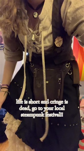 ten points to anyone who can guess how many layers i'm wearing rn #steampunk #steampunkfashion #steampunkoutfit