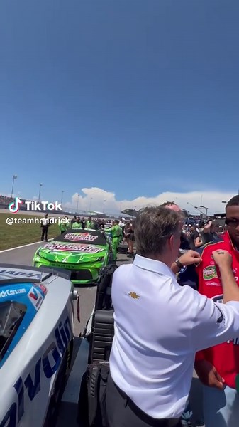 Jeff Gordon Autographed Jacket - A Must-Have for Fans