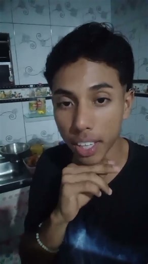 Eu mais atrapalhando do que ajudando ela;---;