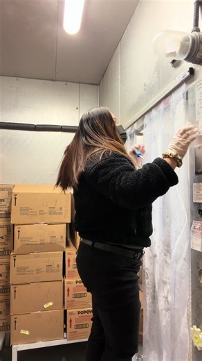 minsan manager minsan maintenance 😂 #worklife #restaurantmanager