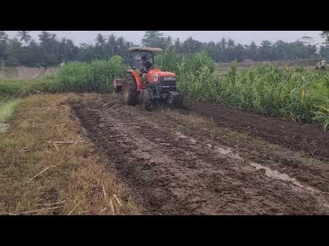 MODERN FARMING MACHINES AT WORK: PREPARING LAND FOR PLANTING - Agriculture Farming