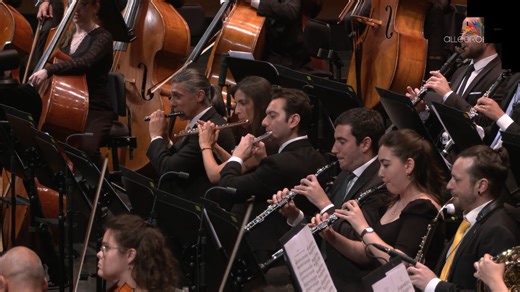 🎼 Poderosa unión artística desde el Festival de Salzburgo 2022, con el pianista chino Lang Lang junto a la orquesta isrealí-palestina West-Eastern Divan Orchestra y la batuta del genial Daniel Barenboim. Ofrecen un recorrido por la visión de España desde Francia, con obras como estas «Noches en los jardines de España, impresiones sinfónicas para piano y orquesta» de Manuel de Falla (1876-1946), junto a otras de Ravel y Debussy. Deleite al sintonizar nuestro canal. 📺 Sintonízanos: 🇦🇷 Cablevis