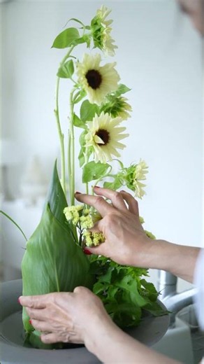 サマーアレンジメント #ひまわりアレンジ #フラワーデザイン #花レッスン #flowers #florist #flowerarrangement #サマーアレンジ
