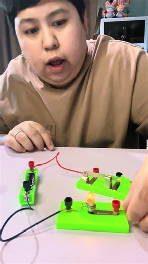 ชุดทดลองหลอดไฟ อันตรายมั๊ยนะ #lingmooktoys #diy #toysandhobbies #seience #test #lamp