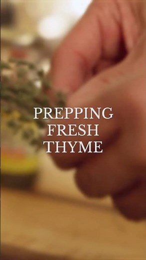 The best way to prep fresh thyme for recipes 🌿