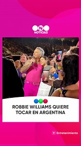 24K views · 424 reactions | ROBBIE WILLIAMS PROMETE VOLVER A ARGENTINA Y EMOCIONA A SUS FANS ✨ En un video grabado desde Finlandia, el propio Robbie Williams le habló directo a una fan y a todos sus seguidores argentinos: *Camila, escuchá, sé que todos en Argentina me están pidiendo que vaya a hacer un show... Voy a ir, se los prometo, ¿ok?* ❤️ El cantante agradeció el cariño y recordó cuánto tiempo llevan esperando desde su último show en 2006. | Telefe Noticias | Facebook