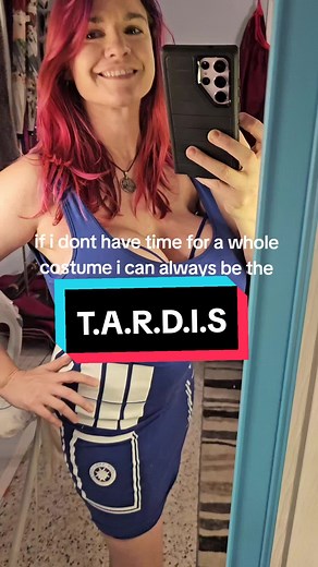 this dress is so comfortable 😆 and machine washable. what else can I ask for? #cosplay #doctorwho #nerdygirl #geekgirl #tardis #thedoctor #ootd