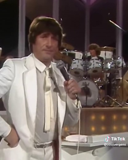 Bei wem weckt dieser Song auch sofort Erinnerungen an Tom & Jerry? 💭🎶 Vielen Dank für die Blumen (Die Udo Juergens Show ’82 - Lust am Leben 16.12.1982) - Udo Jürgens #udojürgens #udo90 #vielendankfürdieblumen