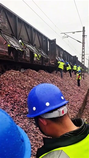 Heavy Machinery: How Railway Ballast is Laid! #shorts