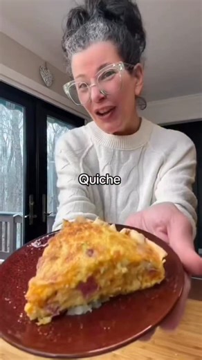 21K views · 14K reactions | Easy, cheesy, and dangerously good! This Quiche recipe practically makes itself. #quiche #brunch #cooking | Iléna Tovia | Facebook