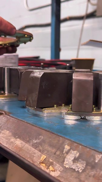 Maintenance isn’t a once-in-a-while task, it’s built into our process. At Seaway Fluid Power, routine equipment care is part of how we ensure fast, reliable service for every customer. From fabrication tools to diagnostic equipment, we keep everything running smoothly so your orders don’t hit a snag. Because when it comes to downtime? Nobody has time for that! - #seawayfluidpower #seaway #sfp #niagara #niagararegion #maintenance #equipmentmaintenance #fluidpower #notimefordowntime #processdriven