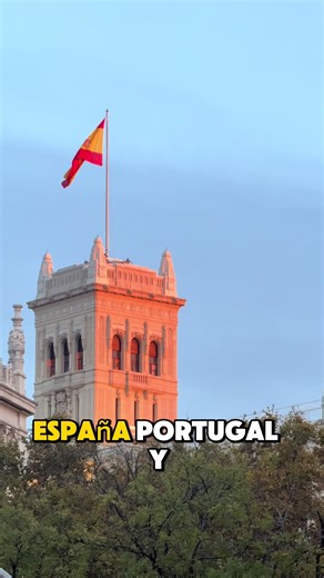 Estoy aquí, en la Plaza de España, para contarte de uno de mis viajes favoritos 🇪🇸🇵🇹🇲🇦 Un tour grupal que empieza volando desde México a Madrid, recorre España, pasa por Portugal y Marruecos, tocando el continente africano ¿Qué incluye? ✔️ Vuelos internacionales redondos ✔️ Guía en español ✔️ Hoteles seleccionados ✔️ Desayunos diarios ✔️ Traslados entre ciudades ✔️ Tour grupal organizado WhatsApp: 52 3331081362 #españa #portugal #marruecos #europa #viaje