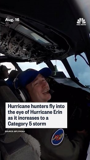 Hurricane hunters fly into the eye of Hurricane Erin