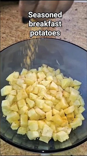 Breakfast Potatoes Recipe | Crispy, Seasoned & Tossed Like a Chef! #EasyRecipes #BreakfastPotatoes