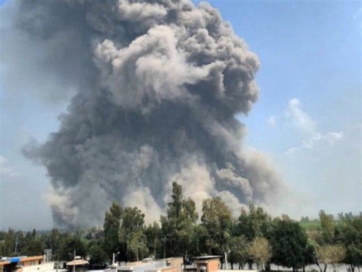 美国和以色列对伊朗胡齐斯坦省德兹富尔的瓦哈达蒂空军基地发动猛烈空袭