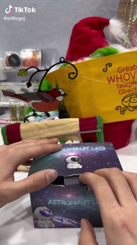 Alien stardust covers the bed;even in dreams,you wander the universe #projectorled #galaxy #foryou #tiktikshop #fyp