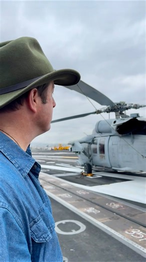 Music by Sikorsky. US Navy Seahawk is based on US Army Blackhawk with Maritime Enhancements for Corrosion Resistance and Shipboard Operations. Seahawks are usually light grey. Blackhawks are dark/green. Performance is about the same. Blackhawks are typically equipped for Troop Transport/Assault, Medevac, Special Ops. Seahawks can be equipped for Sub/Surface Warfare, Search and Rescue, Ship Re-Supply. Seahawks can fold to fit in tight spaces on ships. #Navy #Seahawk #MiramarAirshow | David Alan A