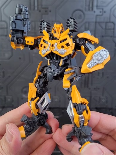 Bumblebee Model Kit Review: Dark of the Moon