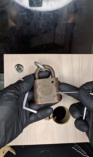 Los trucos más utilizados por los cerrajeros para abrir candados Yale Cuando pierdes las llaves #tips #trucos #trick #ideas #cerrajero #llaves | Cerrajero Key Master