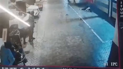 📍Indore, Madhya Pradesh: A dispute over the use of a penthouse as an Airbnb turned violent when a 18 yo son and father rammed their car into residents, resulting in a woman losing her life and several others being injured.