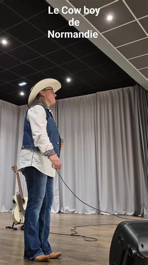 1.9K views · 59 reactions | Suite Belle soirée samedi 15 Novembre chez les Far west Leader (27) en tant qu'invitée surprise . Un grand merci à Nadège, Florence, Remy Nado Pont et Eric Coret ! Public enchanté qui a découvert pour la première fois mon dernier titre "LE COW BOY DE NORMANDIE " en collaboration avec mon ami Le show man de l'harmonica Freddy Della ! On se retrouve le 6 décembre à Beuzeville la grenier (76) pour le Téléthon 殺鸞 | Patsy P. | Facebook