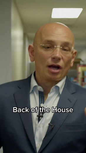 Come along with me behind-the-scenes in the back of the house. #tiktokhotels #hoteltiktok #hotelier #hotels #tiktokhowto #howto #backofthehouse #business #resume #leadership #hoteltips #hospitality #hospitalityindustry #tiktoknation