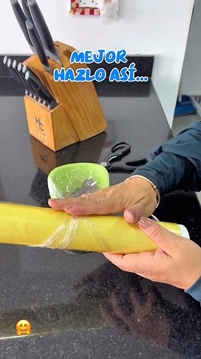 Forma correcta de usar el papel film #TrucosParaElHogar #trucoscaseros #IdeasGeniales #lifehacks #cocina #amadecasa #proteccion #alimentos #losabias #ideas #home | Lina y Manuel