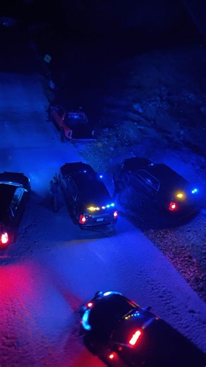 596 Tahoes with Flashing Lights #diorama #hoscale #roleplay #police #today #canada #busted #ohno