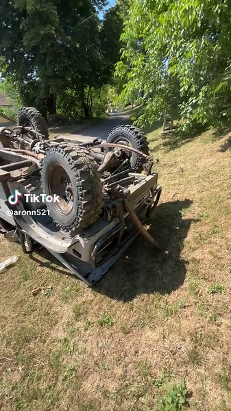 Suzuki Samurai: Off-Roading Adventure Highlights